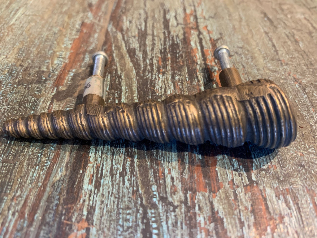 Brass pull