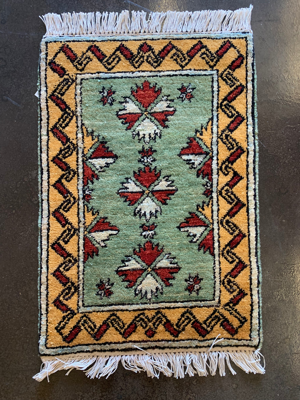 AA101 1x2 Rug